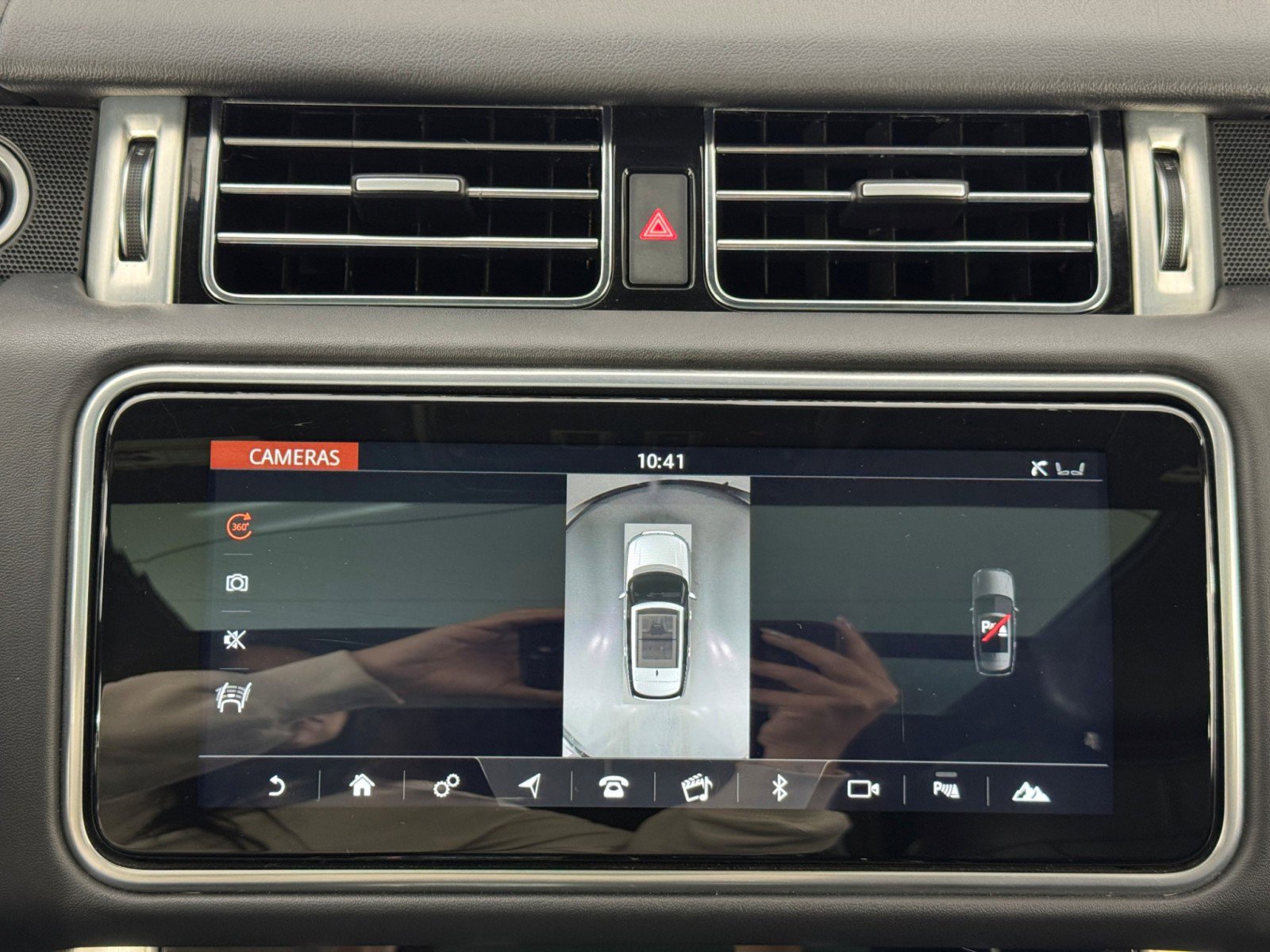 Used 2020 Land Rover Range Rover HSE image 30