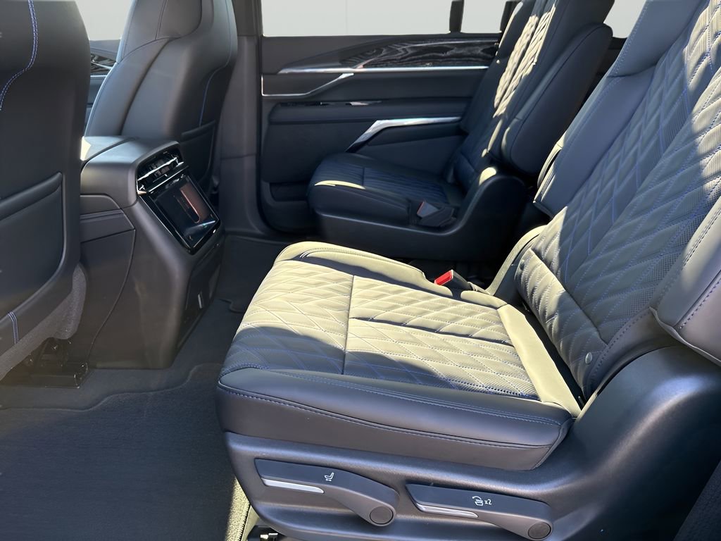 New 2025 Cadillac Escalade IQ Sport 1 image 32