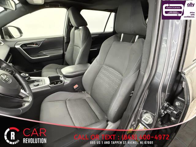 Used 2022 Toyota RAV4 SE w/ Convenience Package image 14