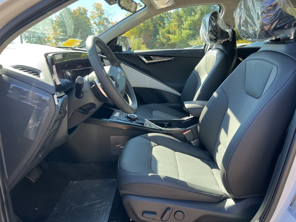 New 2025 Kia Niro Wind image 8