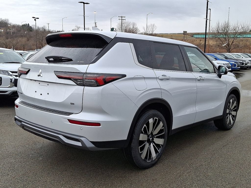 New 2026 Mitsubishi Outlander SE AWD/4WD image 4