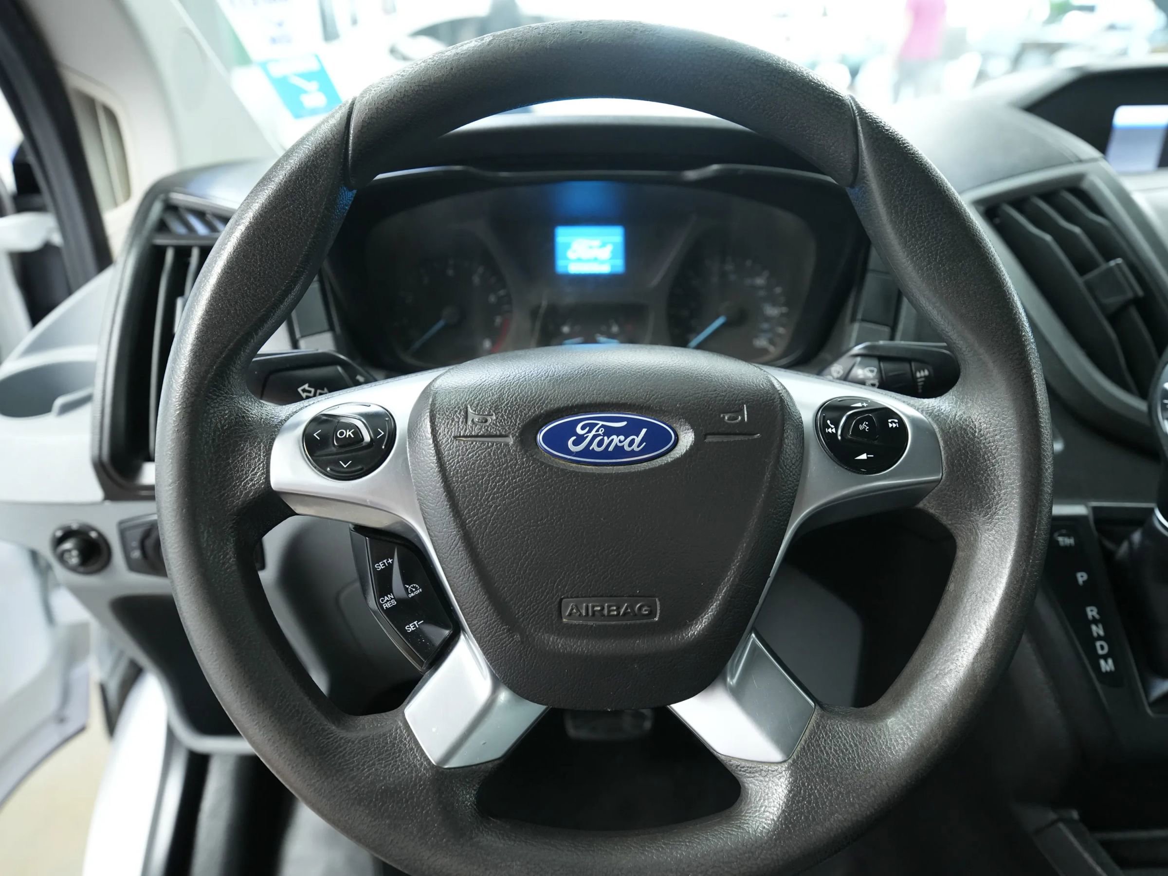 Used 2018 Ford Transit 350 XL image 17