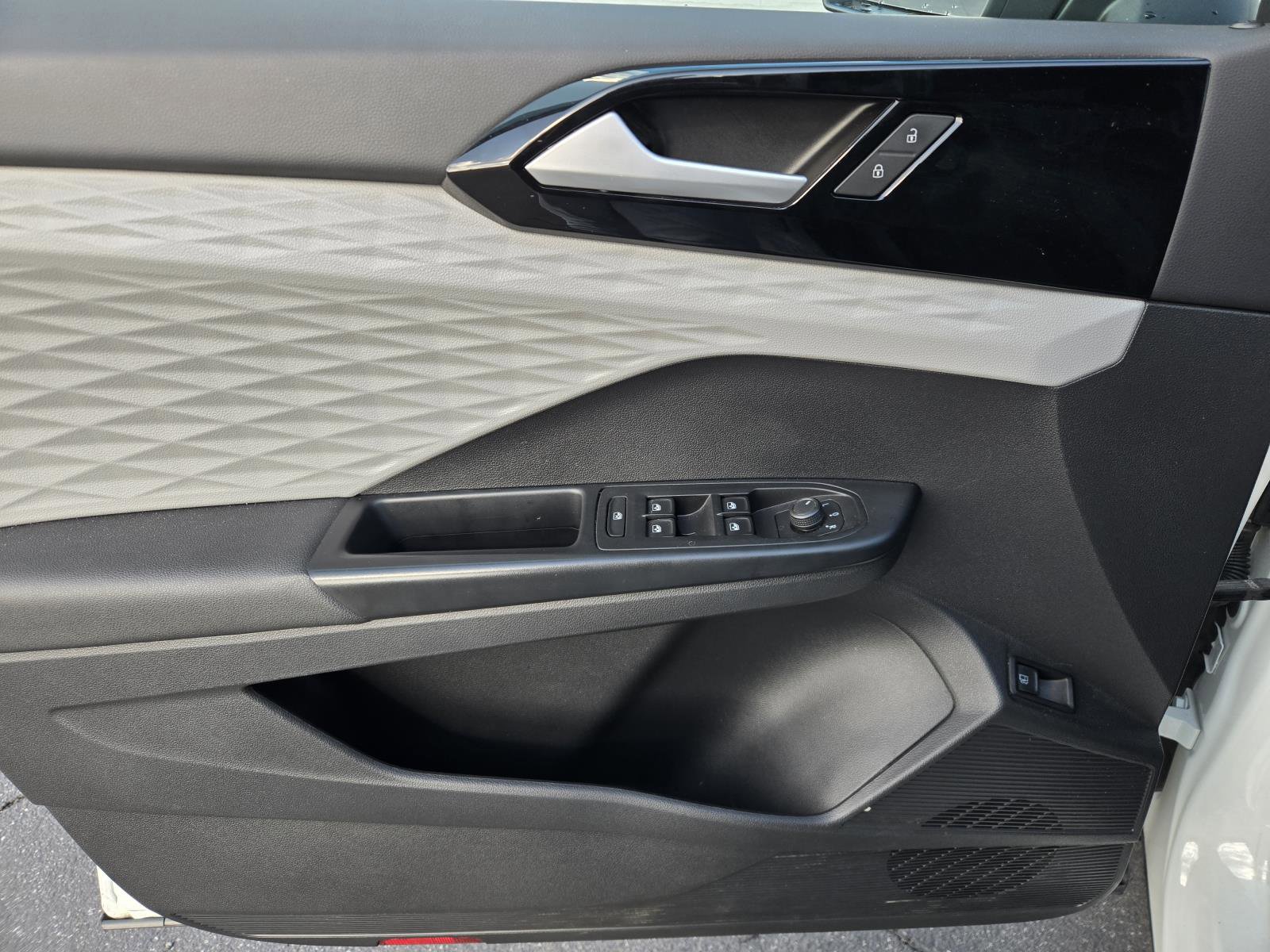 Used 2022 Volkswagen Taos S FWD image 19