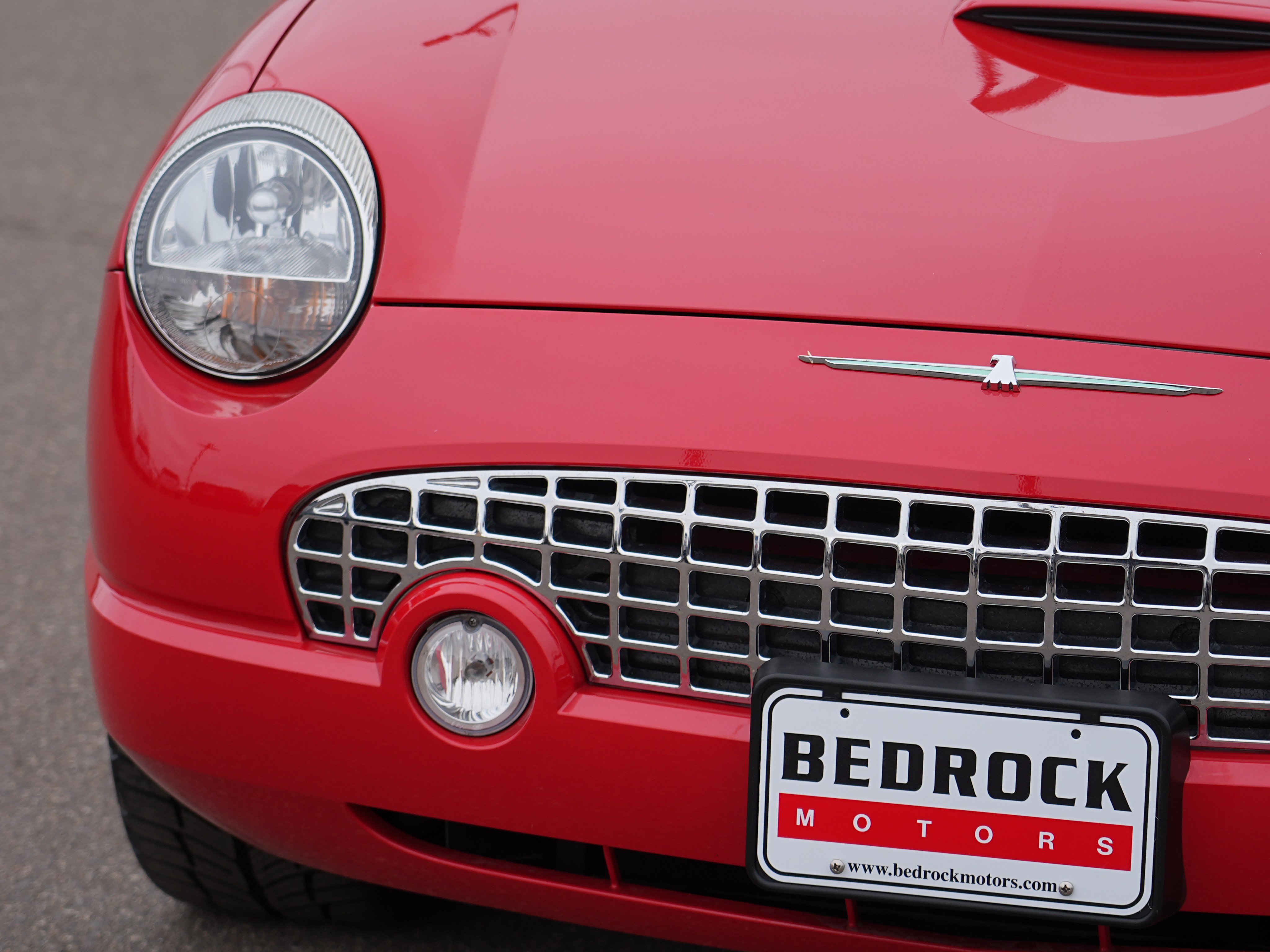 Used 2004 Ford Thunderbird Deluxe image 9