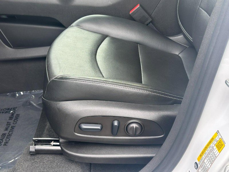 Used 2023 GMC Terrain SLT image 18