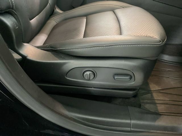 Used 2023 Buick Encore GX Essence w/ Experience Buick Package AWD/4WD image 25