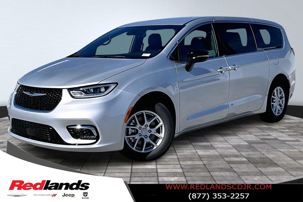 New 2026 Chrysler Pacifica Select
