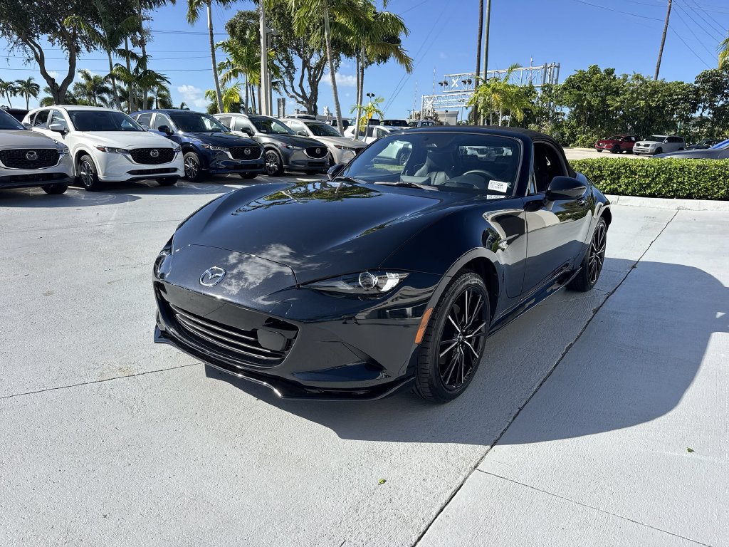 Used 2025 MAZDA MX-5 Miata Grand Touring w/ Appearance Package RWD image 9