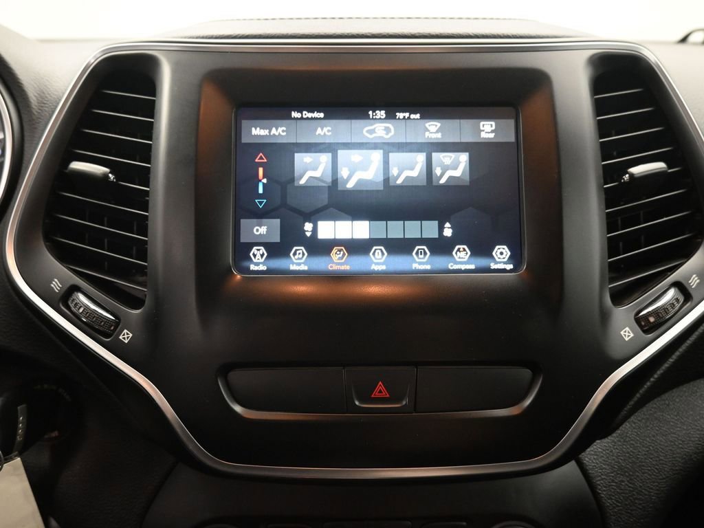 Used 2019 Jeep Cherokee Latitude w/ Popular Appearance Group AWD/4WD image 15