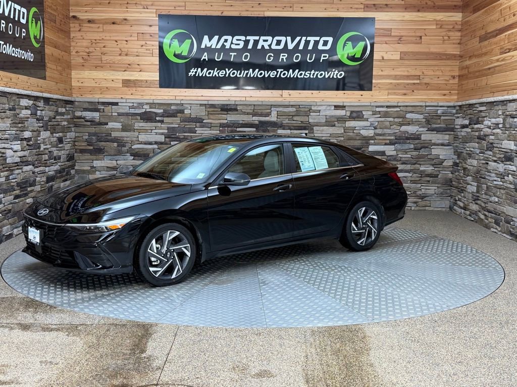 Certified 2025 Hyundai Elantra Limited image 5