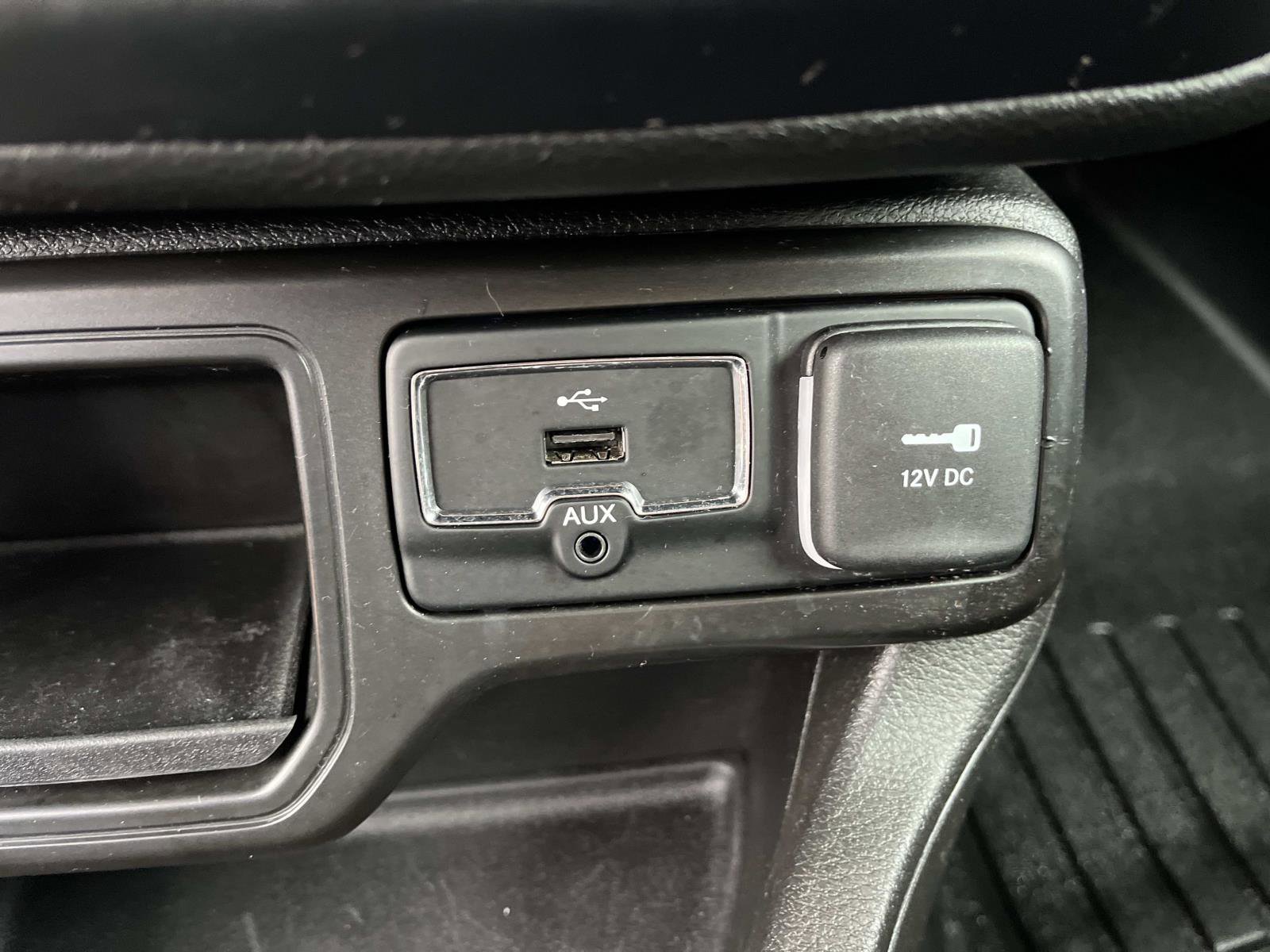 Used 2021 Jeep Renegade Latitude image 24