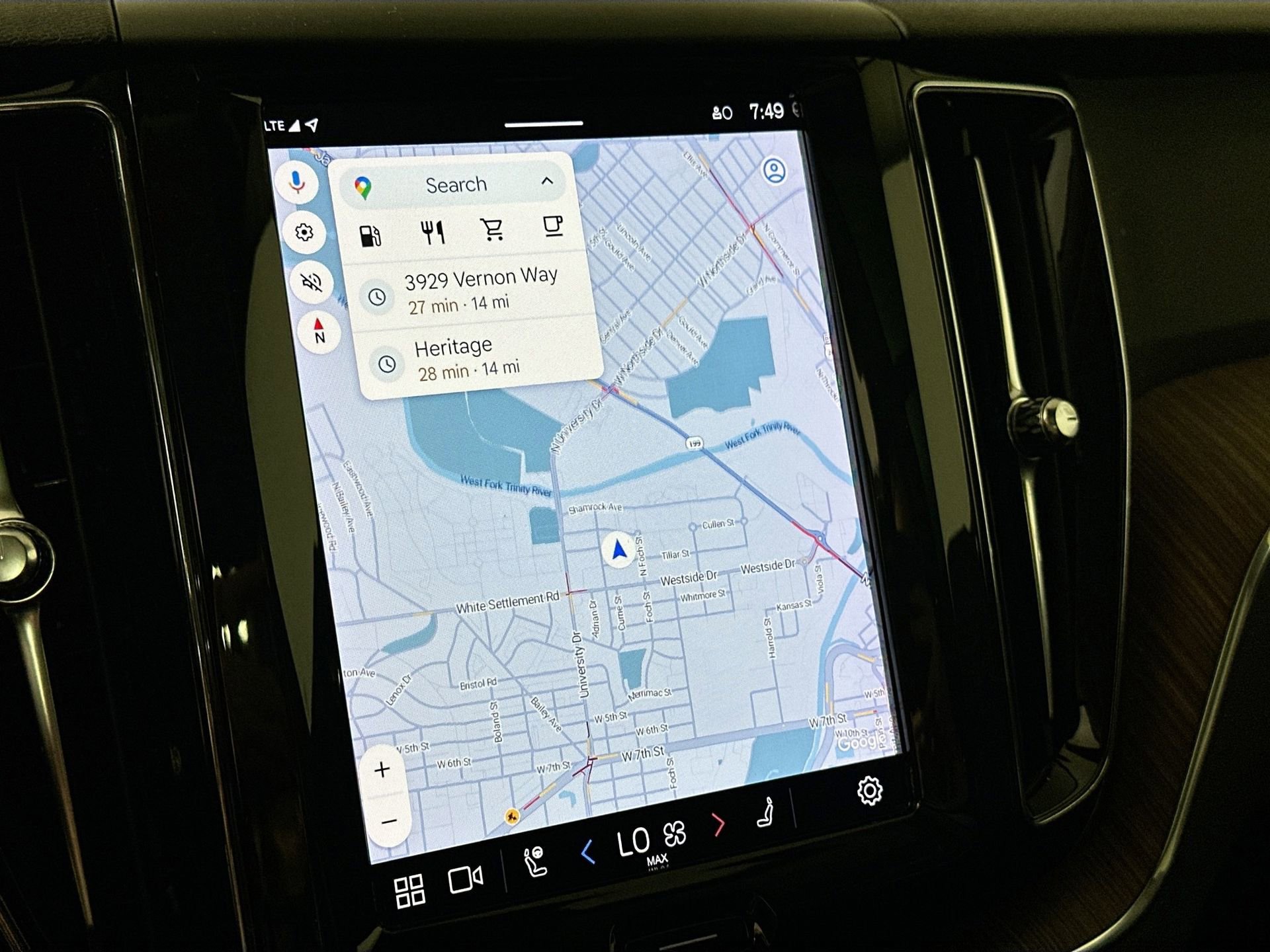 Certified 2022 Volvo XC60 B5 Momentum w/ Advanced Package image 13