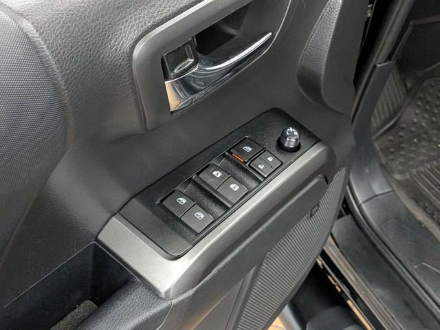 Used 2023 Toyota Tacoma TRD Off-Road w/ TRD Premium Off Road Package AWD/4WD image 17