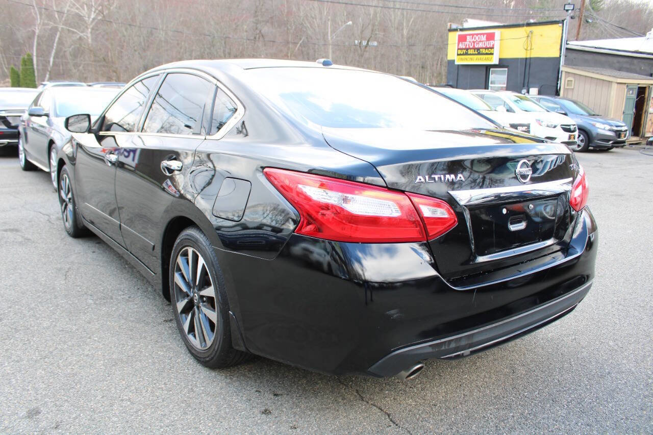 Used 2016 Nissan Altima 2.5 SV w/ Convenience Package image 10