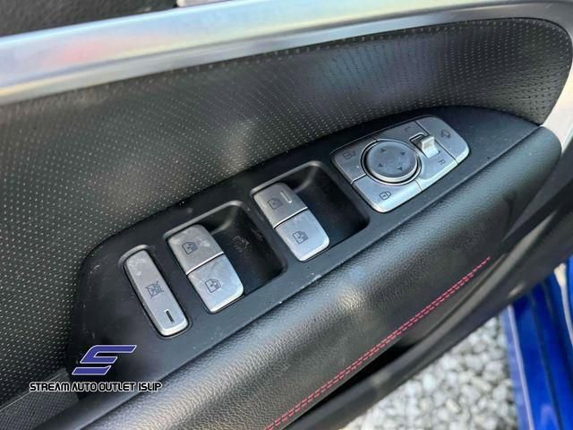 Used 2023 Genesis G70 2.0T w/ Sport Prestige Package image 17