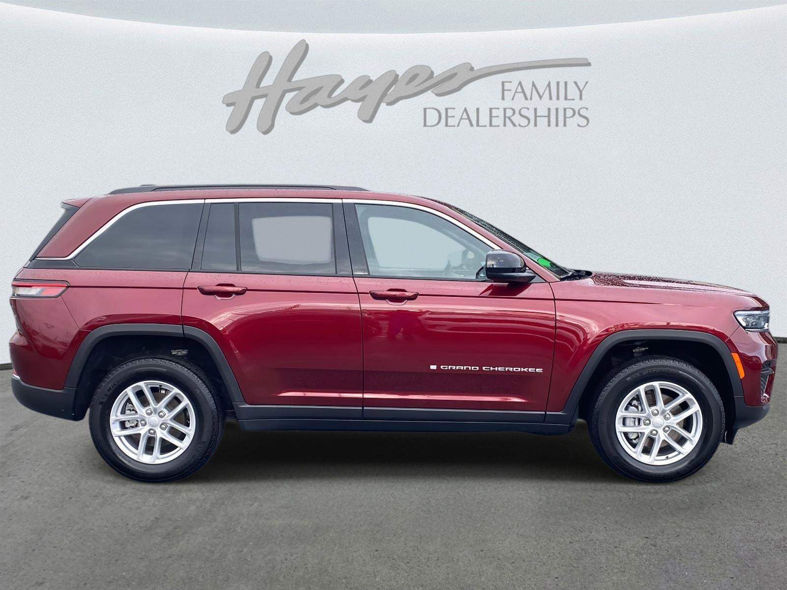 Certified 2024 Jeep Grand Cherokee Laredo X image 2