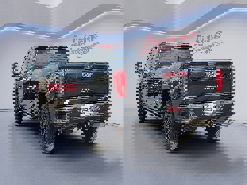 Used 2023 GMC Sierra 2500 Denali w/ Denali Black Diamond Edition image 3