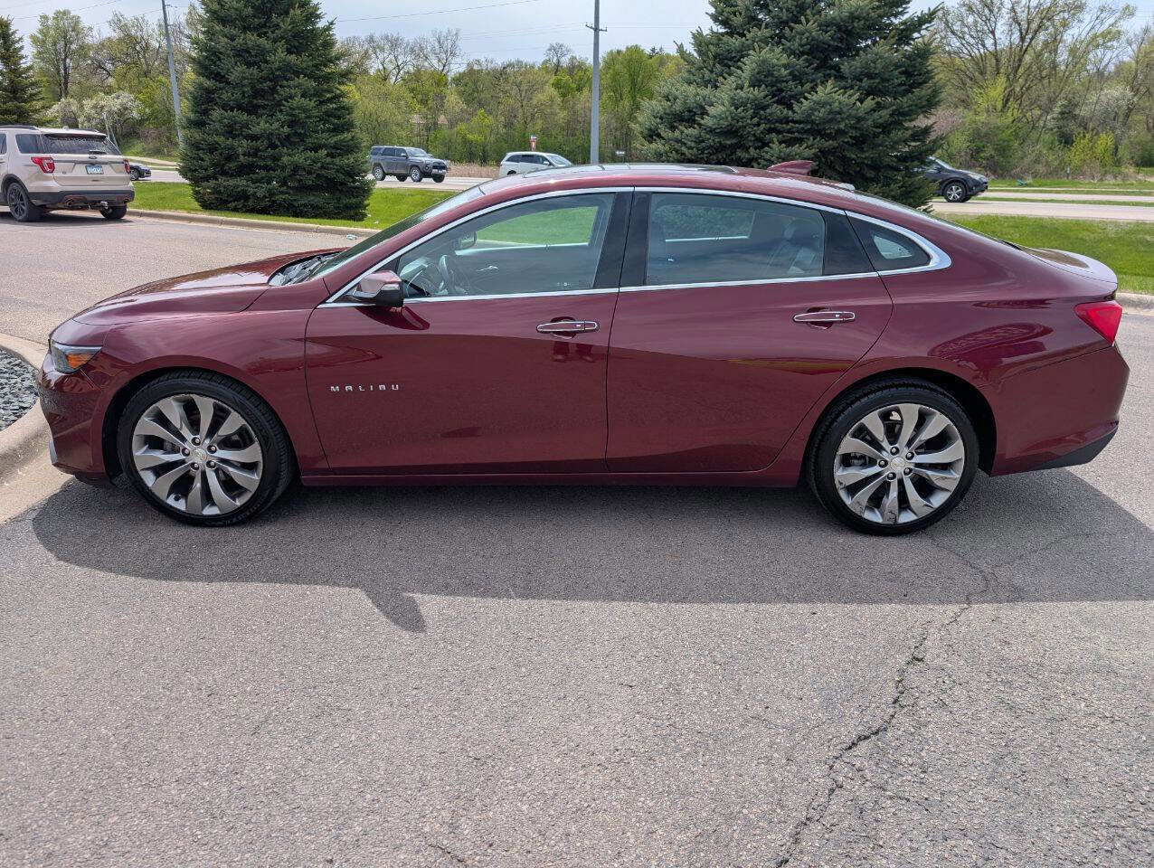 Used 2016 Chevrolet Malibu Premier w/ Driver Confidence Package II FWD image 6