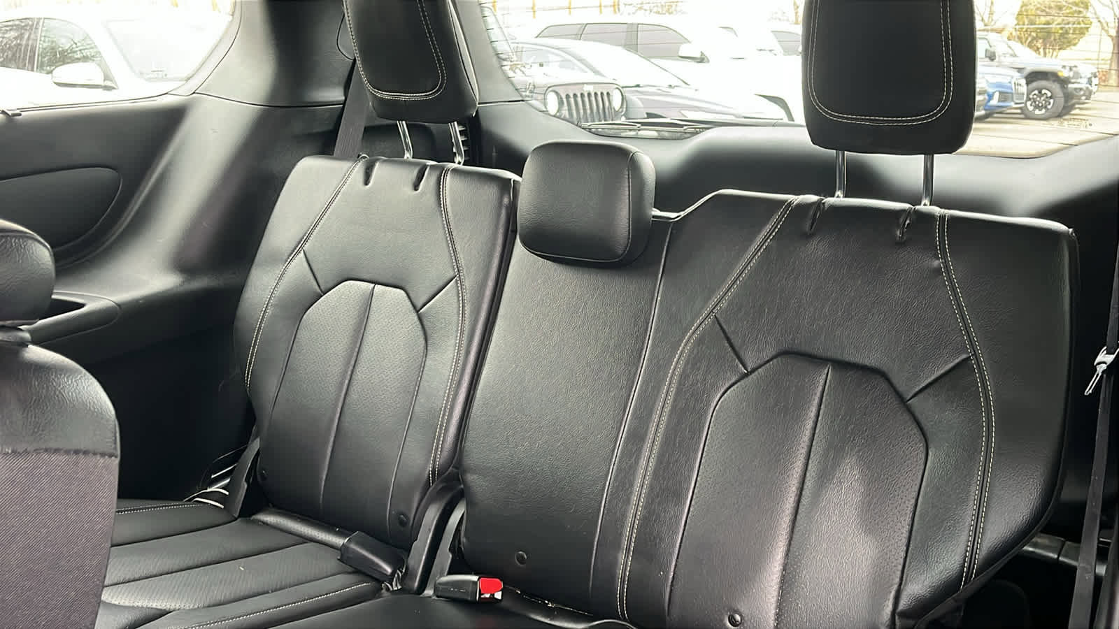 Used 2020 Chrysler Pacifica Touring-L w/ S Appearance Package image 29