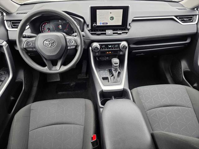 Used 2025 Toyota RAV4 XLE AWD/4WD image 18