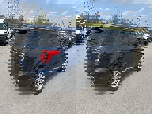 Used 2017 Ford Explorer XLT w/ Equipment Group 202A image 20