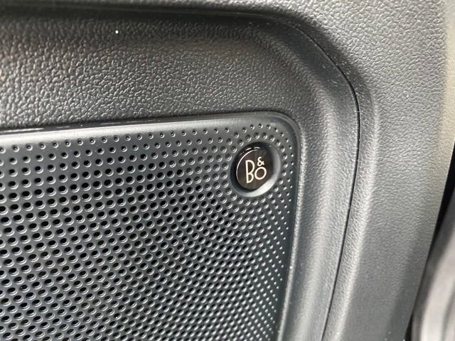 Used 2020 Ford Escape Titanium image 18