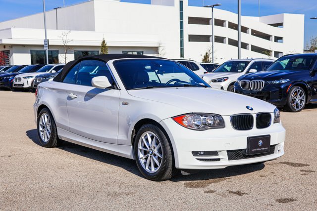 Used 2011 BMW 128i Convertible image 3