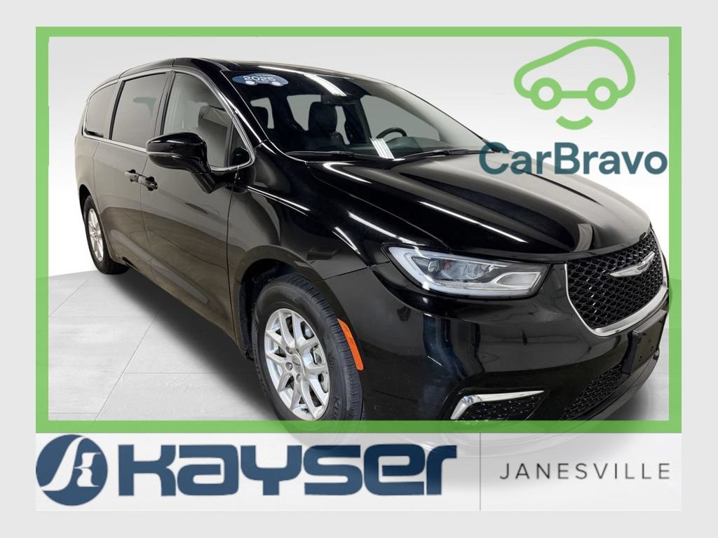 Used 2025 Chrysler Pacifica Select
