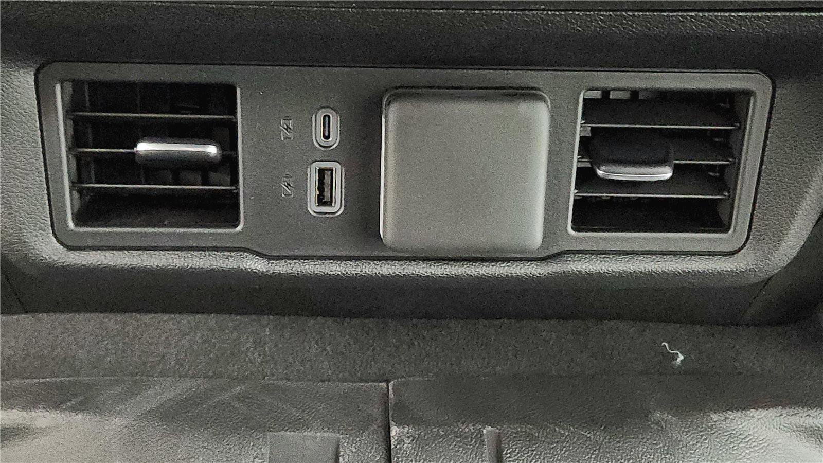 New 2026 Chevrolet Silverado 1500 LT w/ Leather Package AWD/4WD image 14