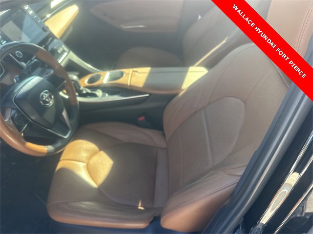 Used 2022 Toyota Avalon Limited image 19