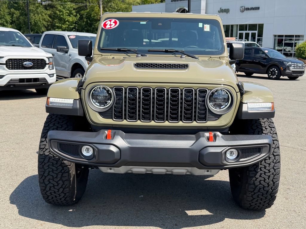 Used 2025 Jeep Gladiator Mojave w/ Convenience Group AWD/4WD image 9