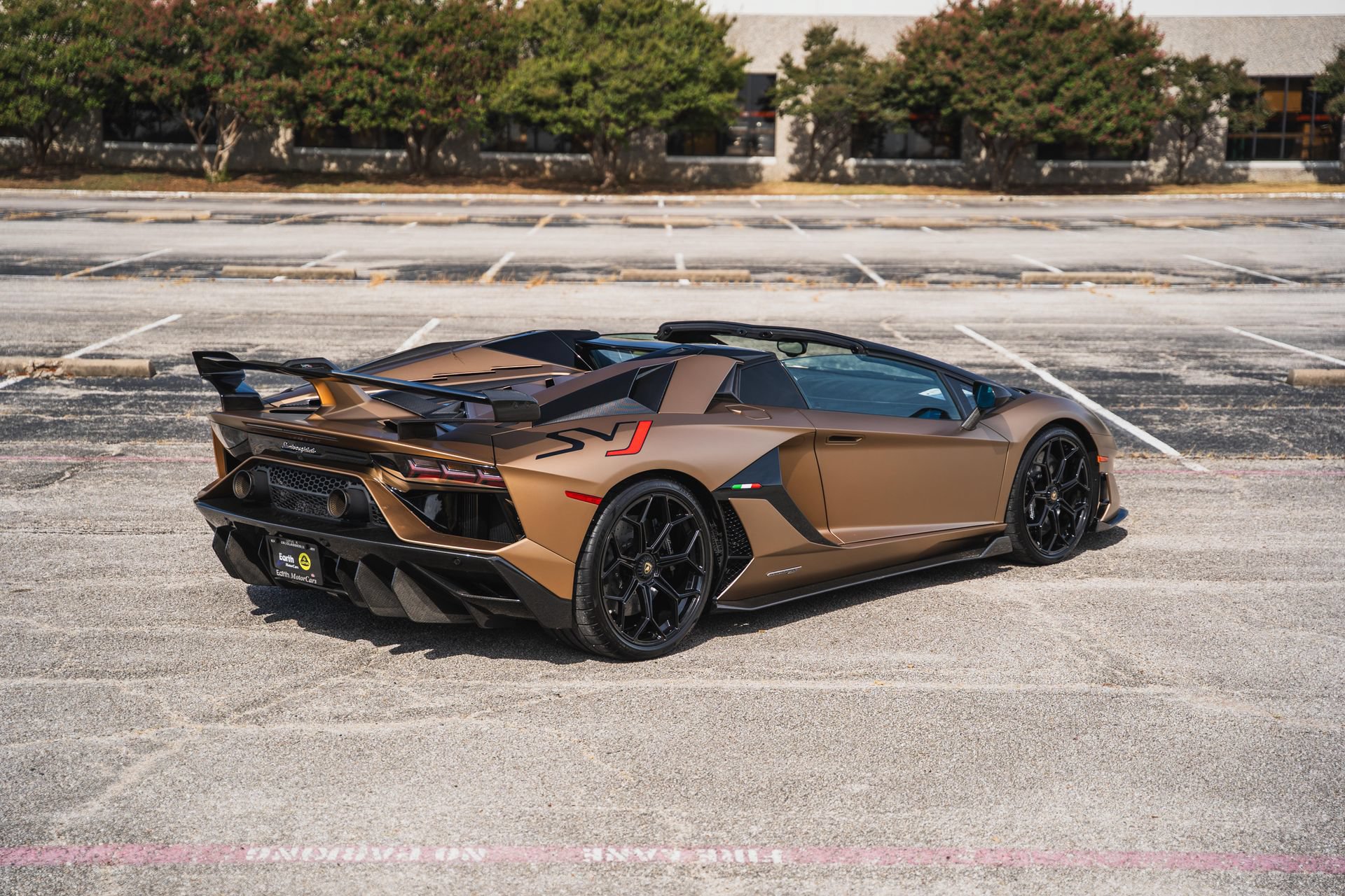 Used 2021 Lamborghini Aventador SVJ AWD/4WD image 32