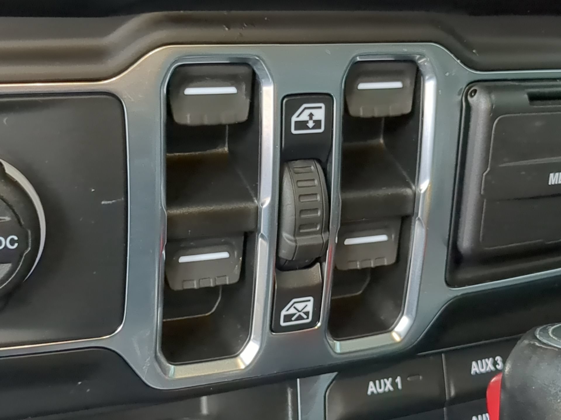 Used 2021 Jeep Gladiator Overland AWD/4WD image 54
