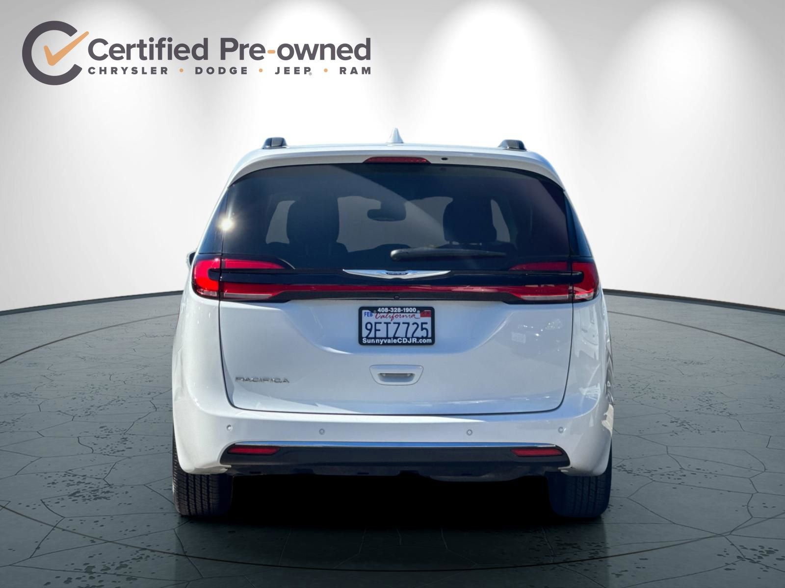 Used 2022 Chrysler Pacifica Touring-L FWD image 5