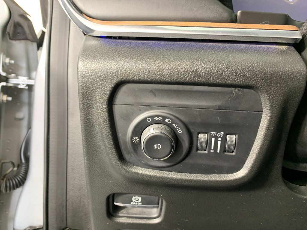 Used 2021 Jeep Grand Cherokee L Summit w/ Advanced Protech Group IV image 16