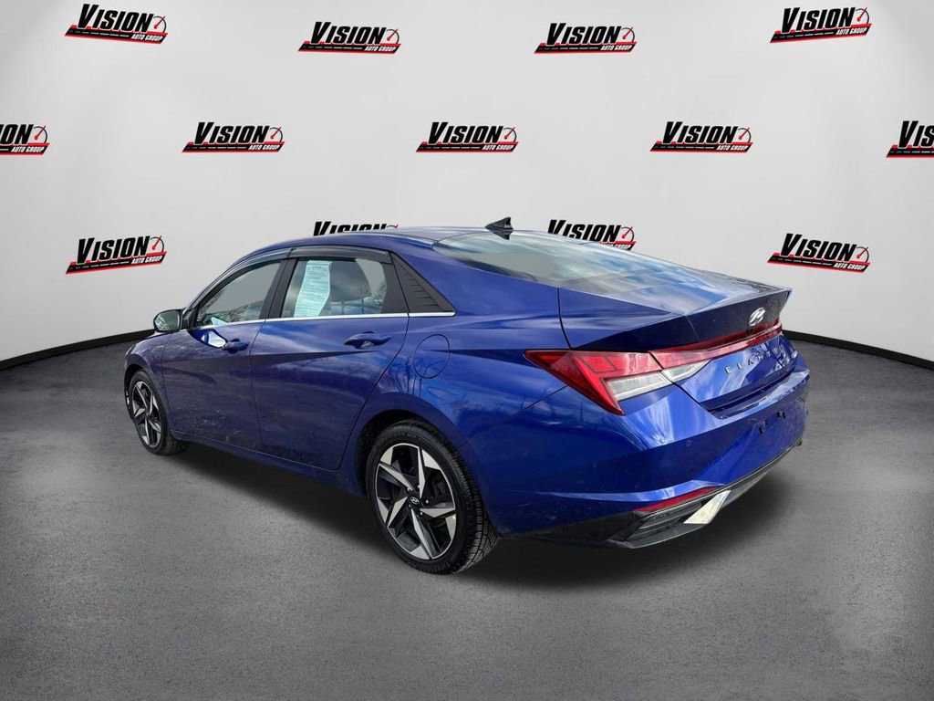 Certified 2023 Hyundai Elantra Limited w/ Preferred Accessory Package image 7