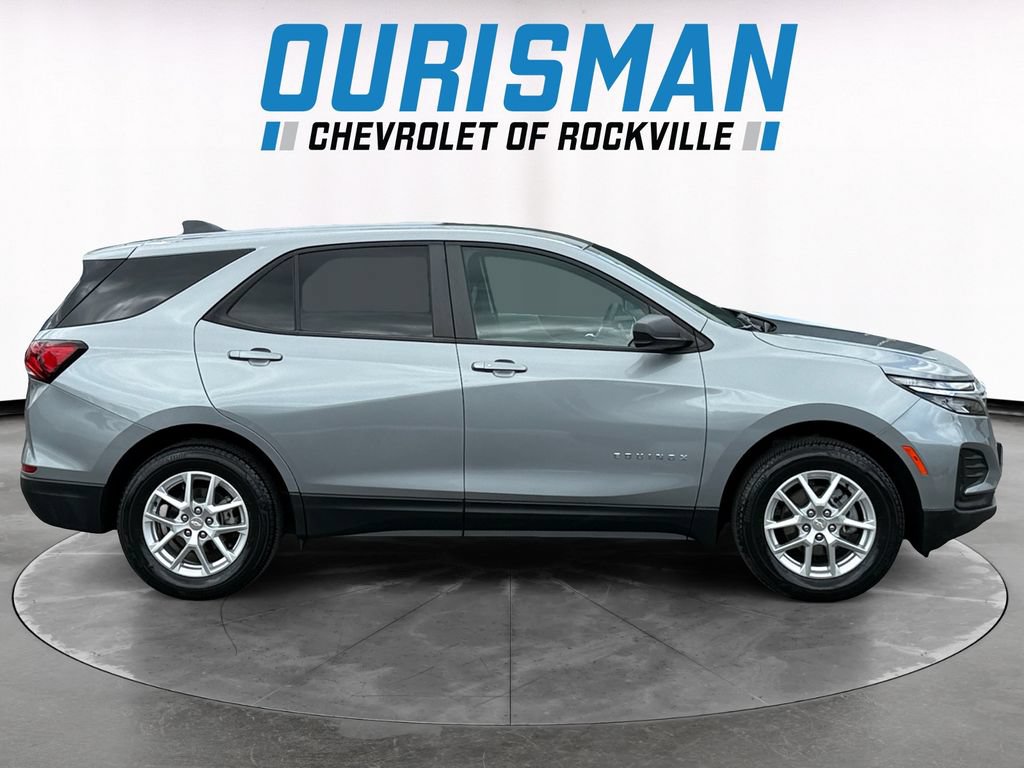 Used 2023 Chevrolet Equinox LS w/ LS Convenience Package AWD/4WD image 7