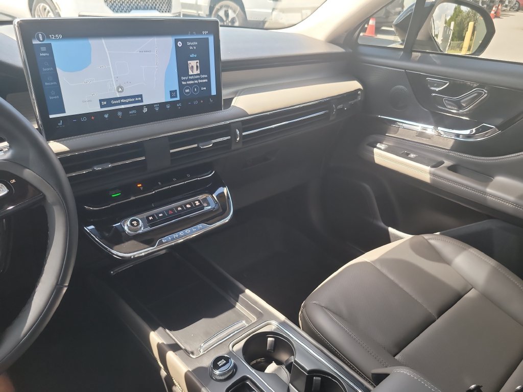 Certified 2025 Lincoln Corsair AWD w/ Equipment Group 101A image 18