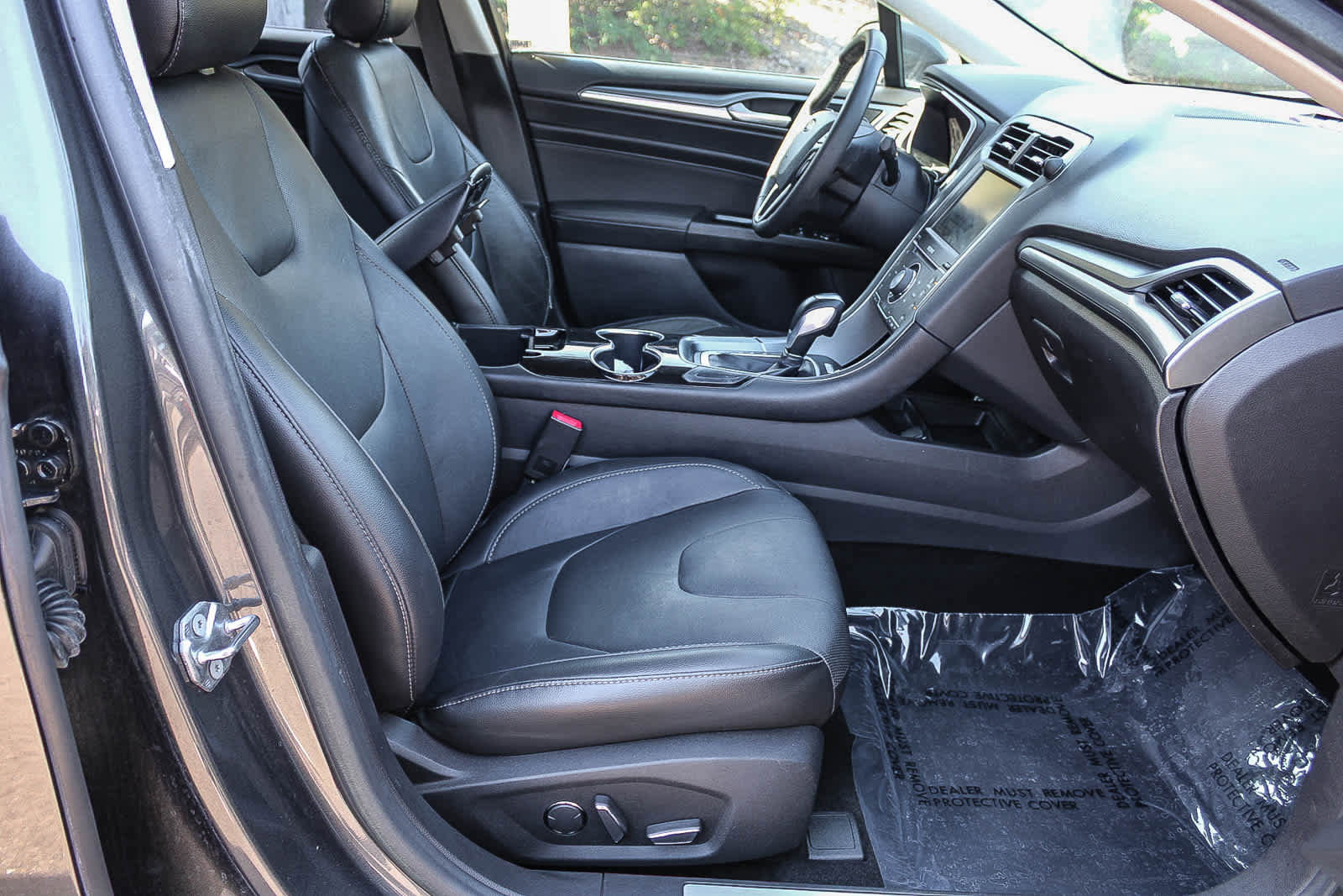 Used 2015 Ford Fusion Titanium FWD image 16