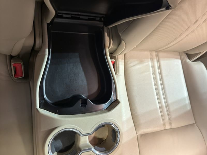 Used 2015 Cadillac SRX Luxury image 28