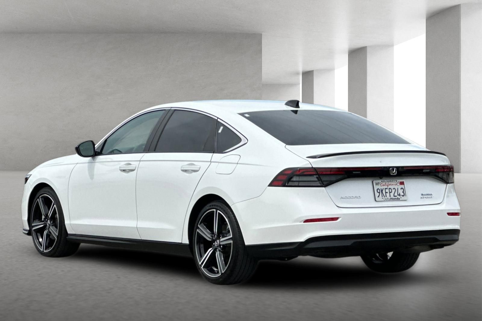 Used 2024 Honda Accord Sport image 6