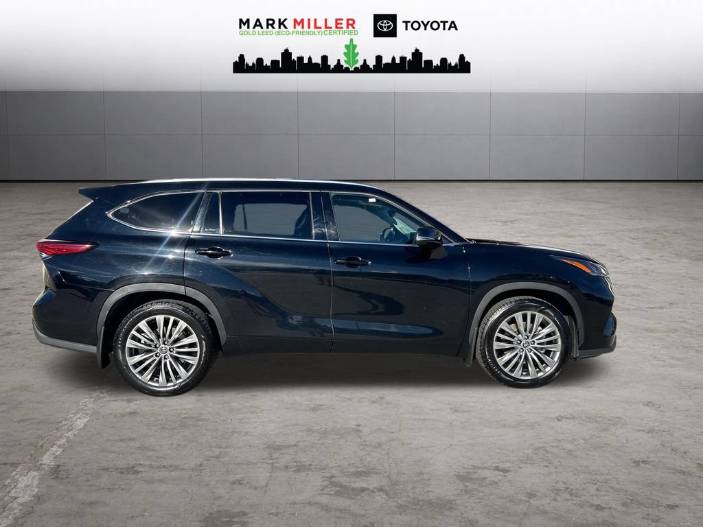 Used 2022 Toyota Highlander Platinum AWD/4WD image 7