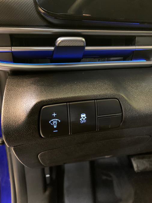 Used 2024 Hyundai Elantra SEL image 19