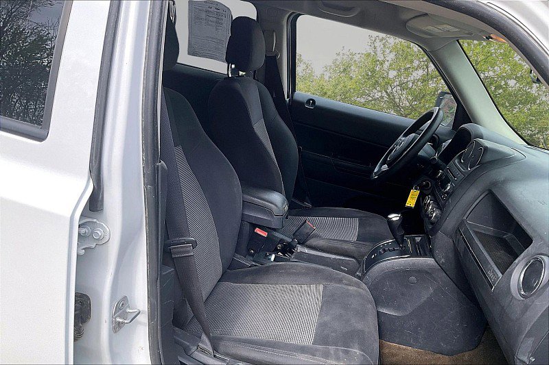 Used 2016 Jeep Patriot Sport w/ Power Value Group AWD/4WD image 26