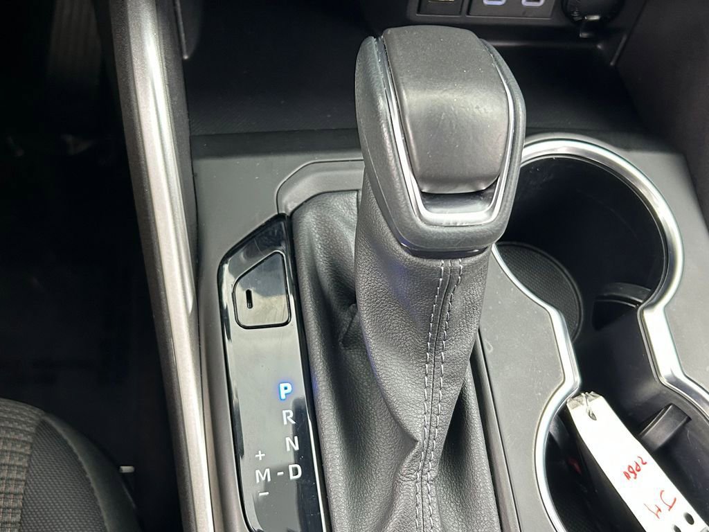 Used 2024 Toyota Highlander LE image 20