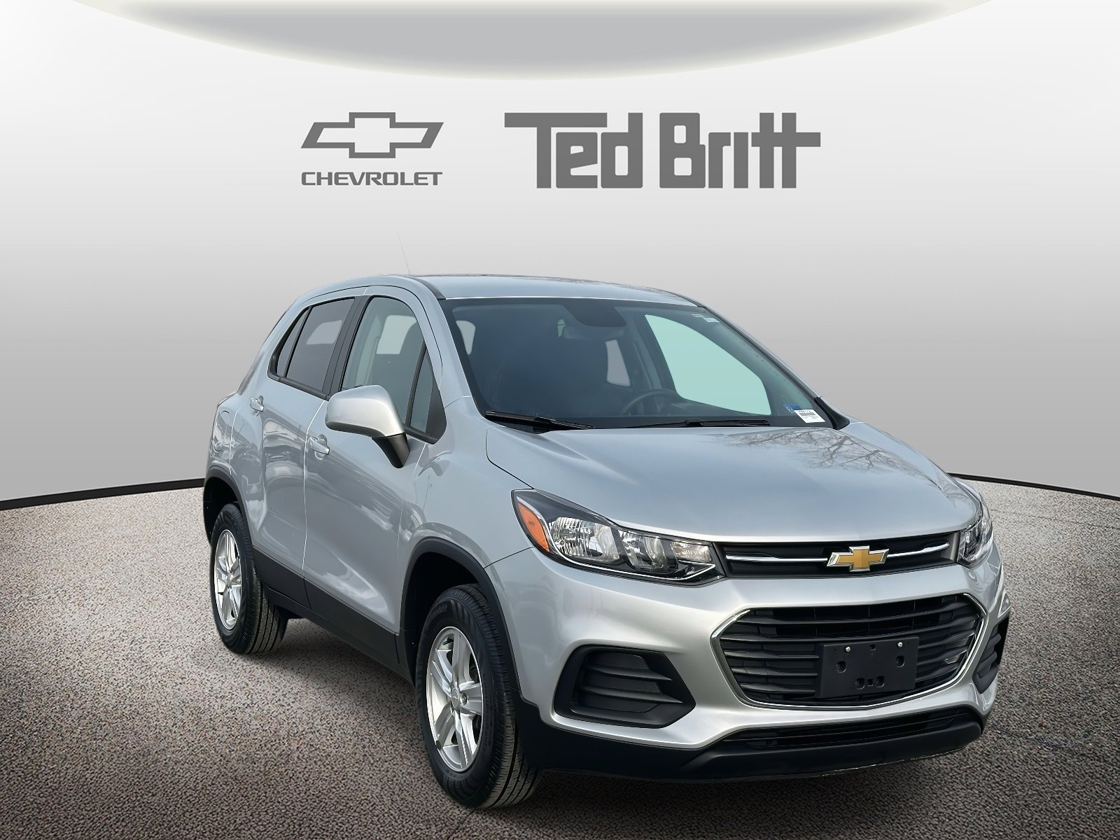 Used 2022 Chevrolet Trax LS w/ Tint and Cruise Package image 3