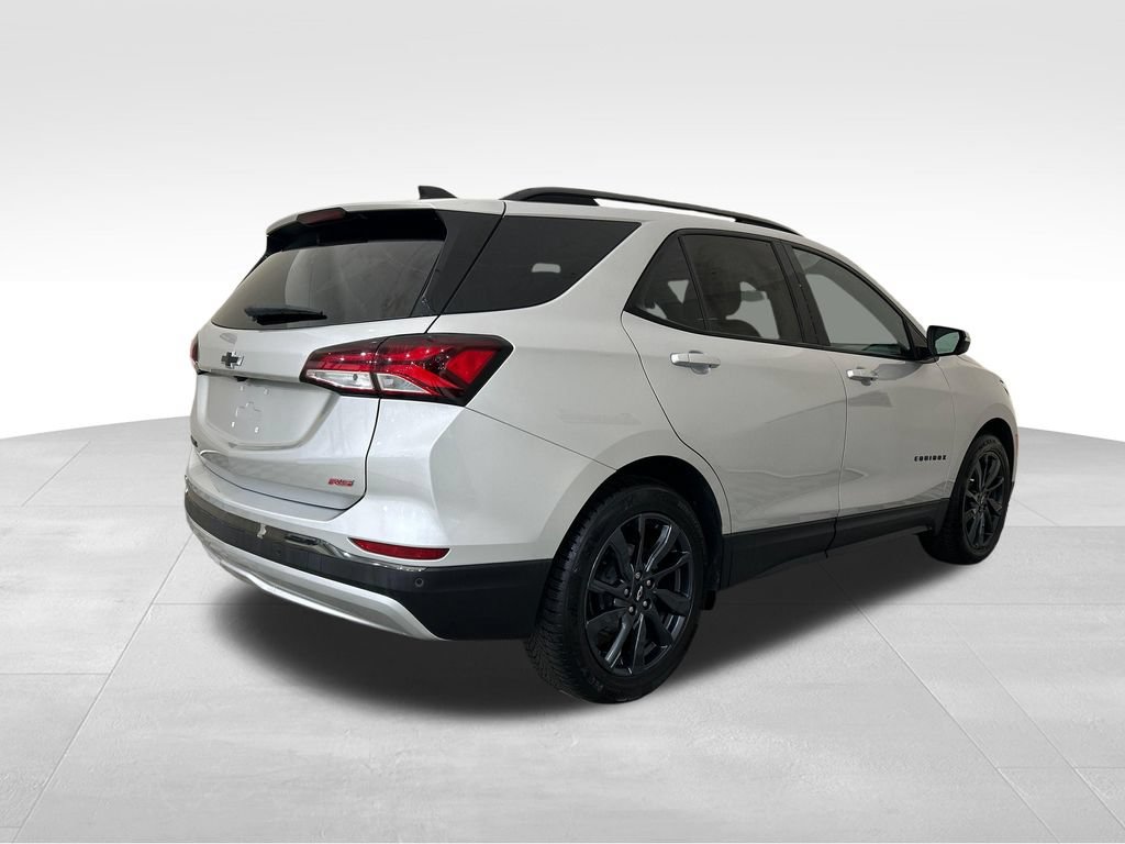 Used 2022 Chevrolet Equinox RS w/ RS Leather Package FWD image 5