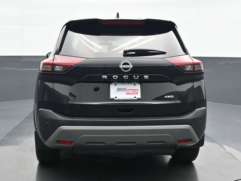 Used 2023 Nissan Rogue S image 5