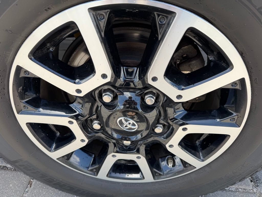 Used 2020 Toyota Tundra Limited w/ TRD Off-Road Package AWD/4WD image 9