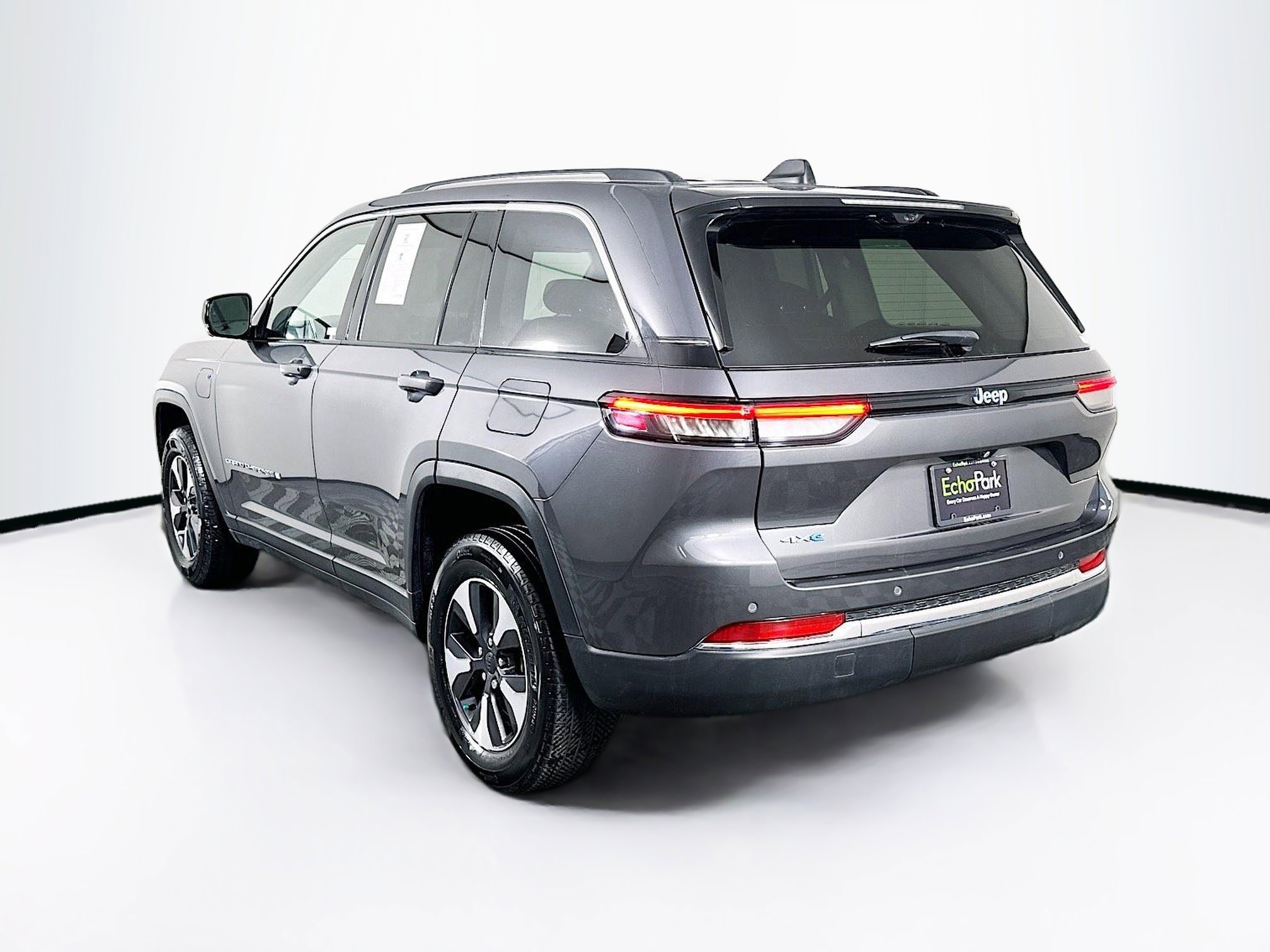 Used 2022 Jeep Grand Cherokee Limited 4xe w/ Luxury Tech Group II image 5